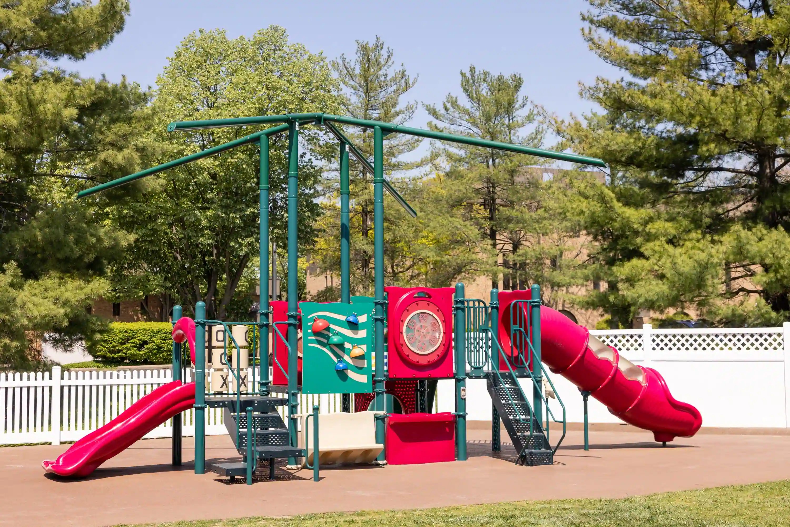 Malvern School New Jersey daycare exterior play area